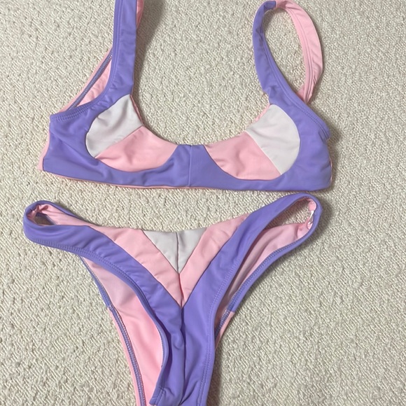 Two piece bikini cheeky pink purple white bra style extra small - Picture 2 of 2
